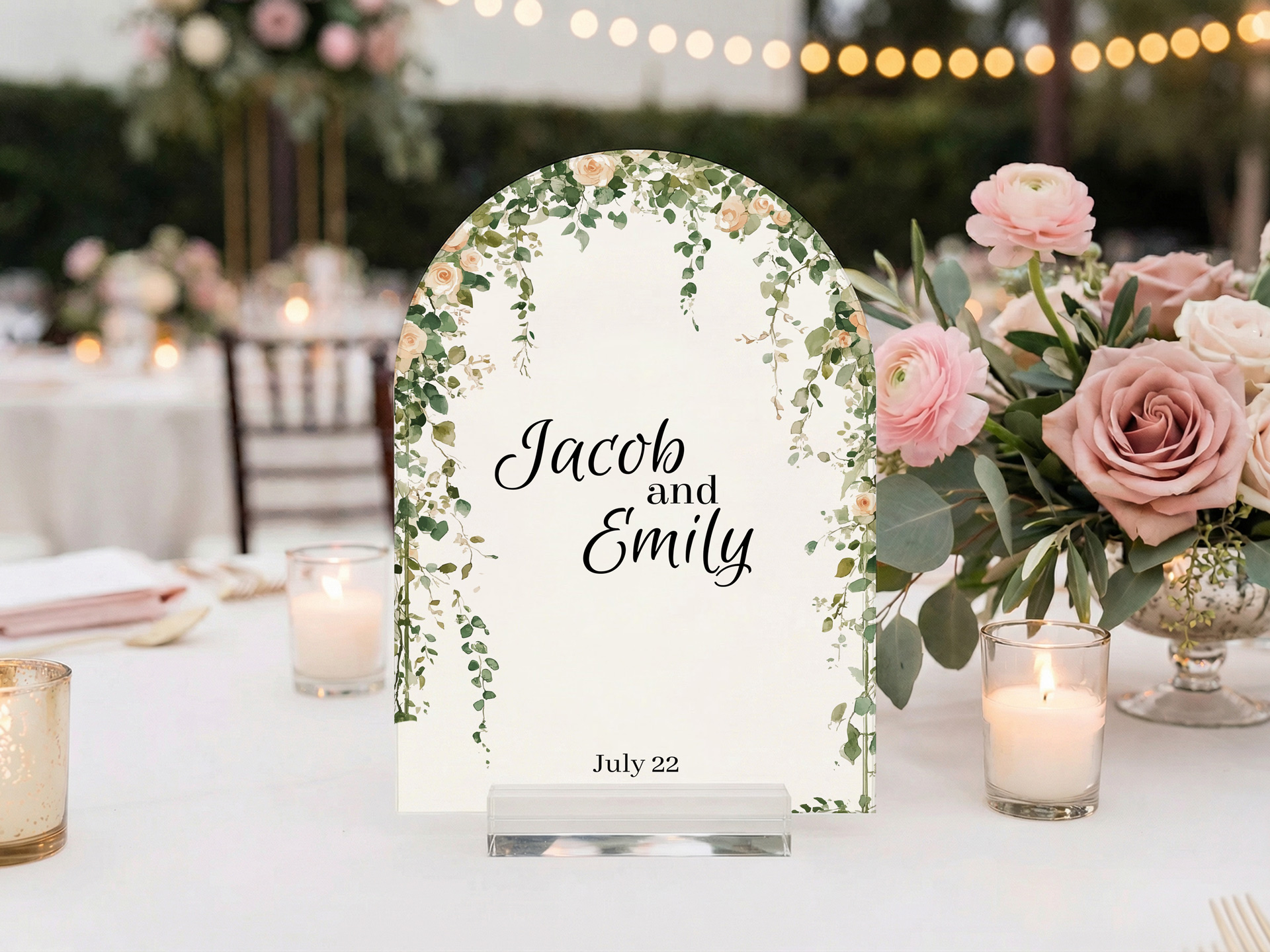 Arch-shaped couples name sign