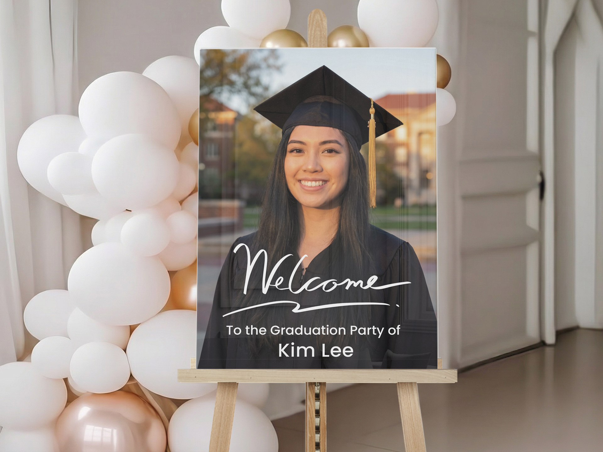 custom-graduation-sign-to-welcome-guests